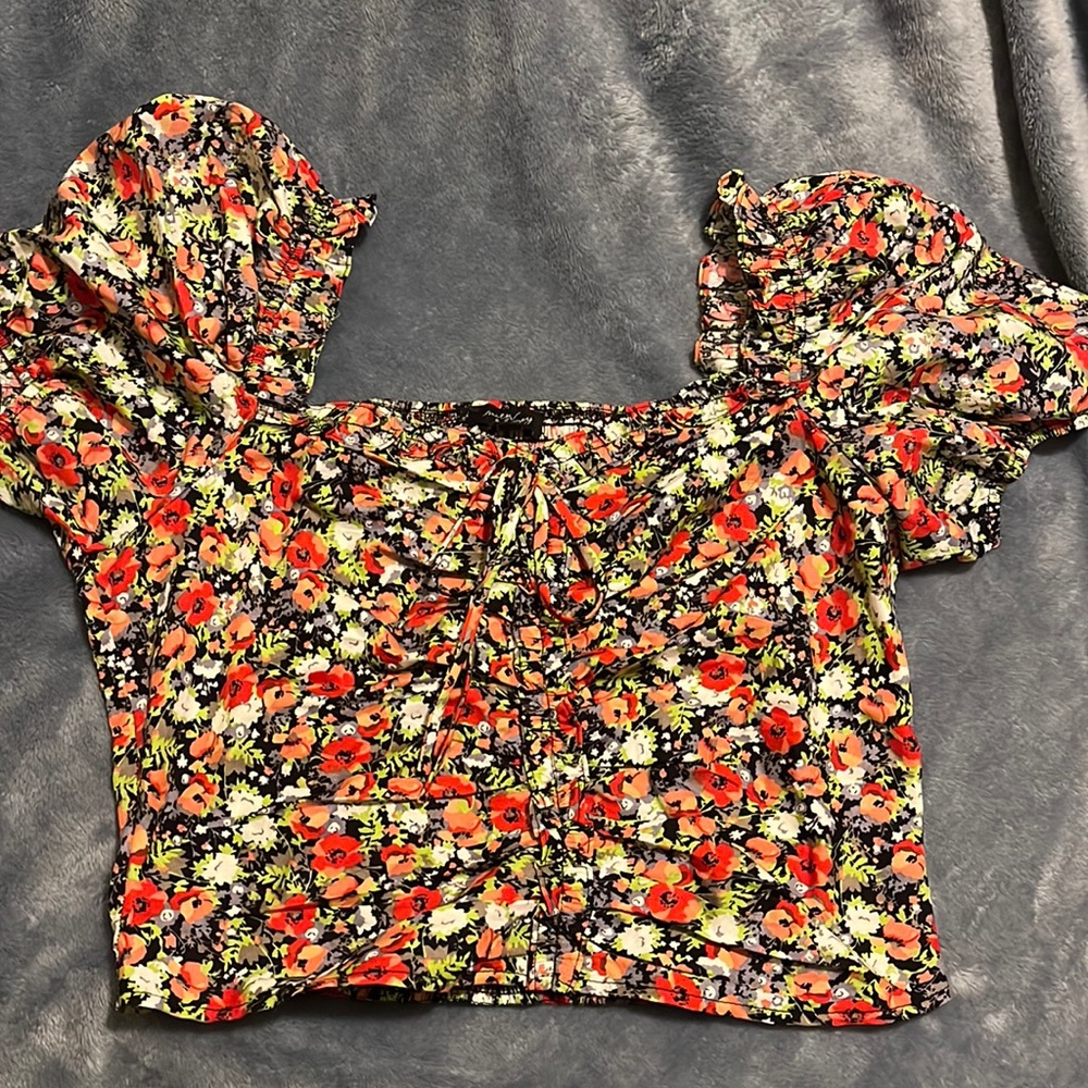 Only wore once. Great conditions!